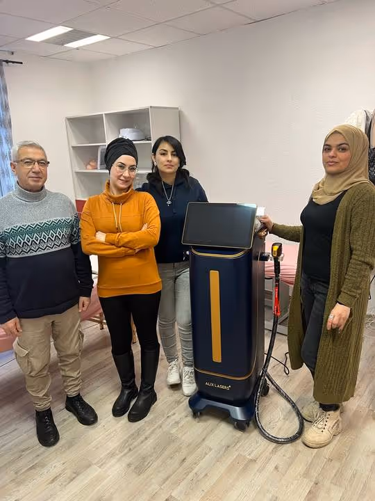 Familie Yousfi — Family Beauty Studio · Germany