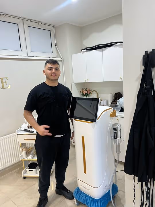 Emin Y. — Beauty Lounge · Europe